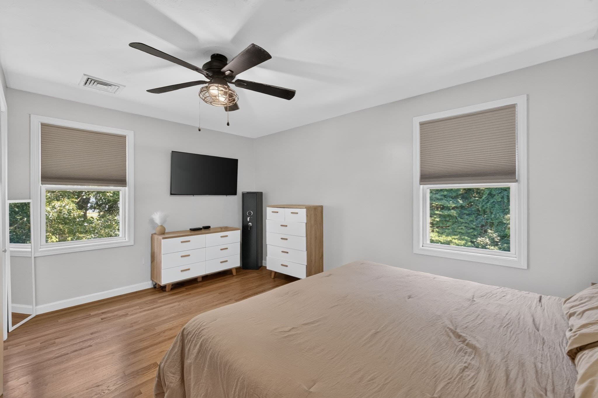Single Family Residence at 9 Broadview Ave, Berkley MA 02779, Berkley, photo 21 of 40