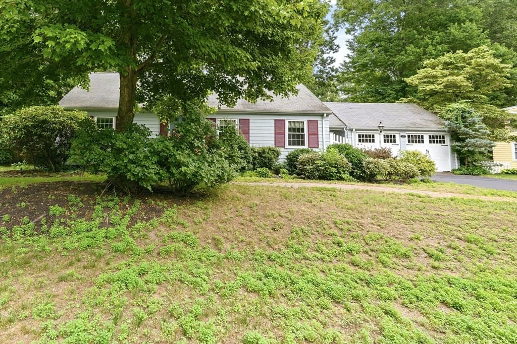 127 Anawan Rd, North Attleboro MA 02760 photo 2