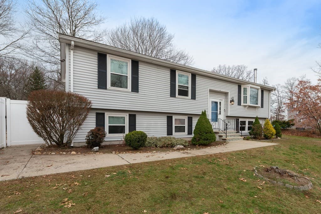 Single Family Residence at 1 E Dexter Ave, Woburn MA 01801, photo 25 of 26