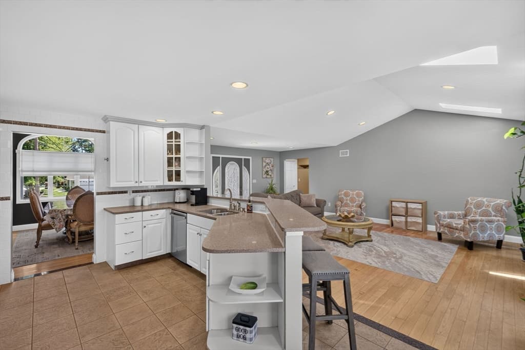 63 Ansel White Dr, Acushnet MA 02743 photo 5
