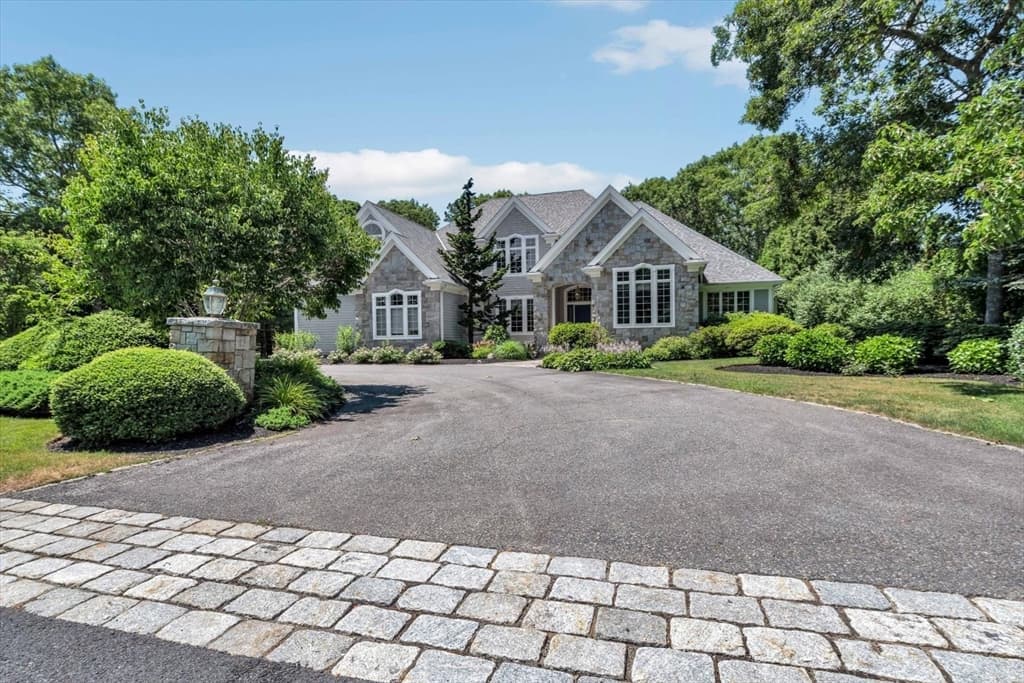 20 Eagle Dr, Mashpee MA 02649 photo 2
