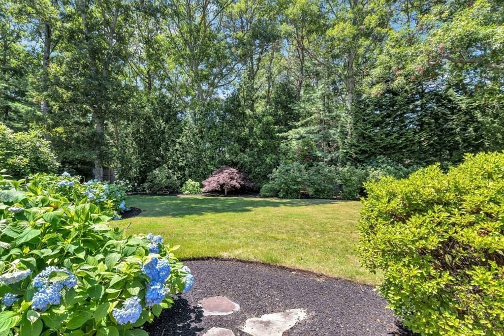 20 Eagle Dr, Mashpee MA 02649 photo 8