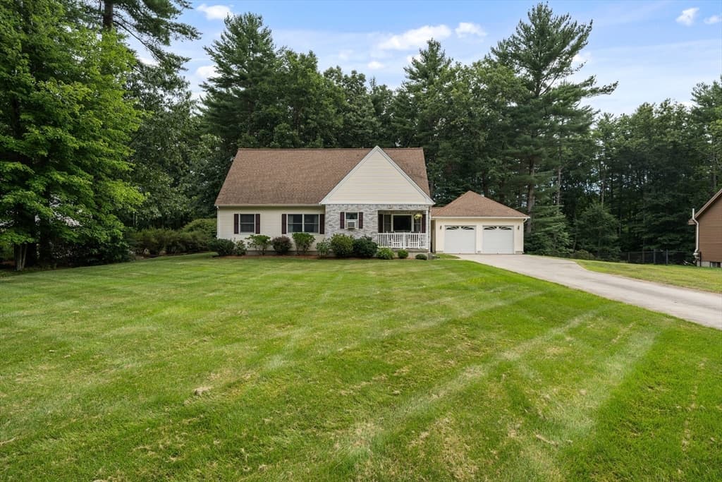 16 Pine Hill Rd, Easthampton MA 01027 photo 3