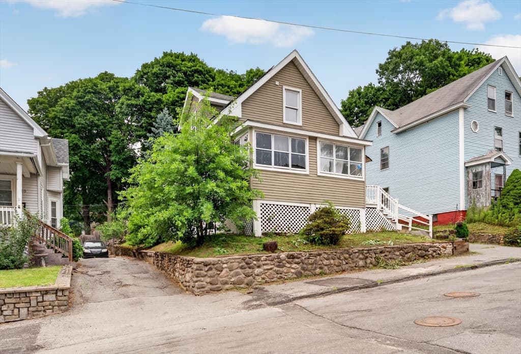 8 Gilman Street, Worcester MA 01605 photo 3