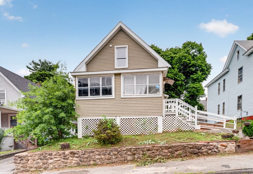8 Gilman Street, Worcester MA 01605