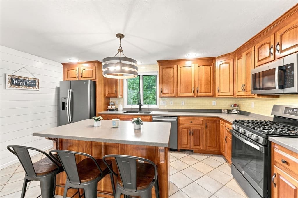 115 Sutton Rd, Webster MA 01570 photo 15