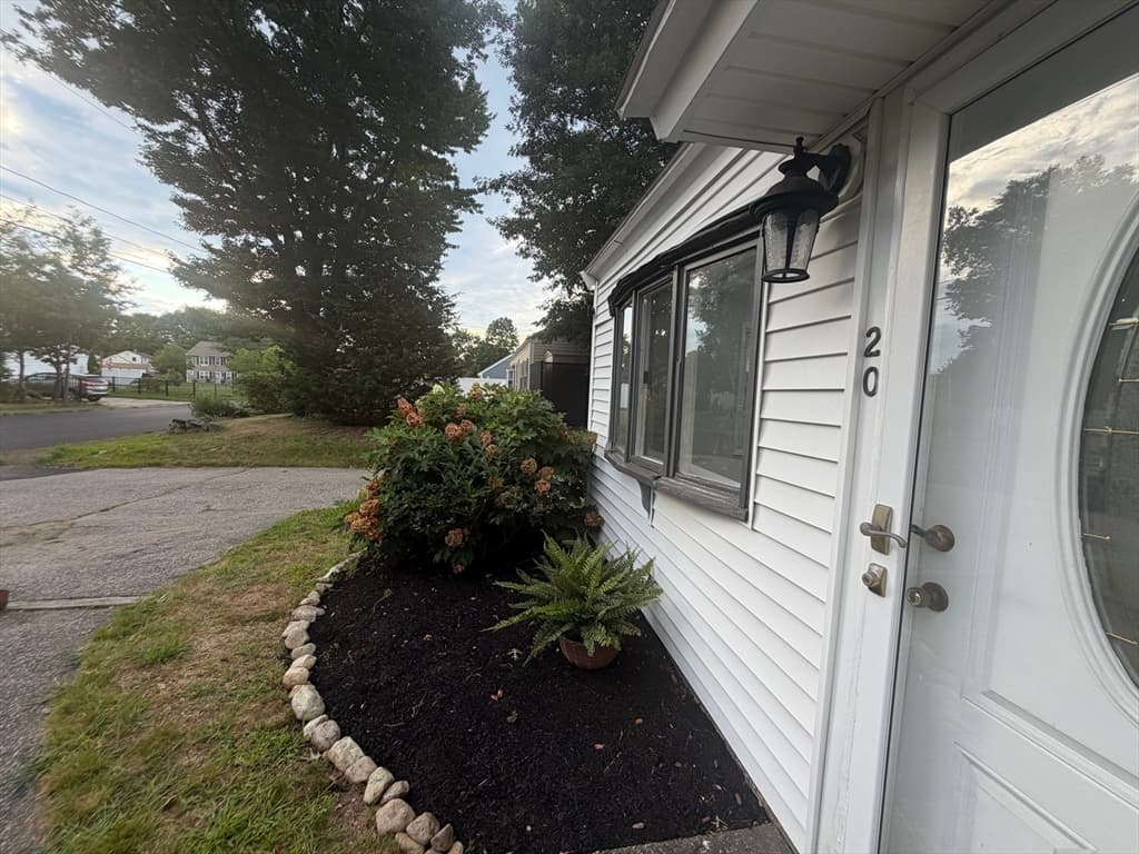 20 Rayburn Rd, Stoughton MA 02072 photo 17
