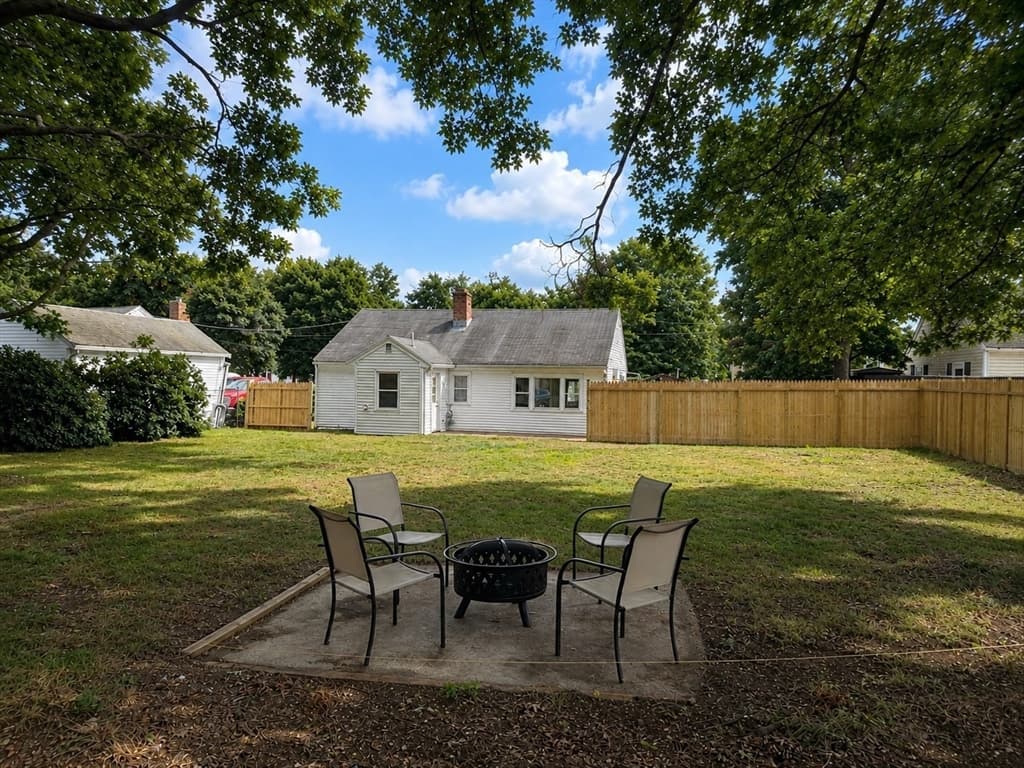 20 Rayburn Rd, Stoughton MA 02072 photo 4