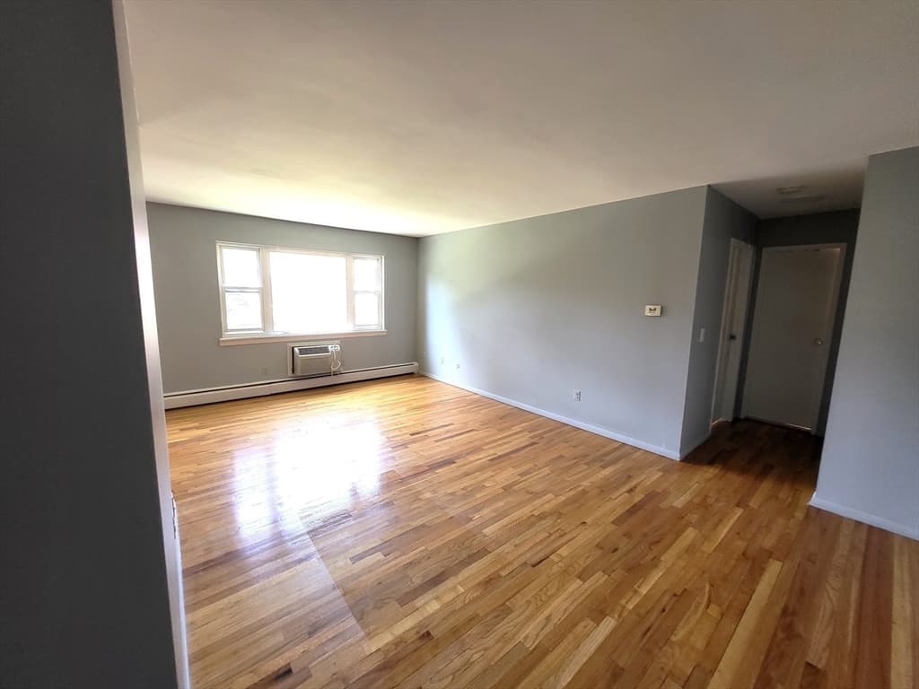 Condominium at 164 Regency Park Dr # 164, Agawam MA 01001, Agawam, photo 9 of 14