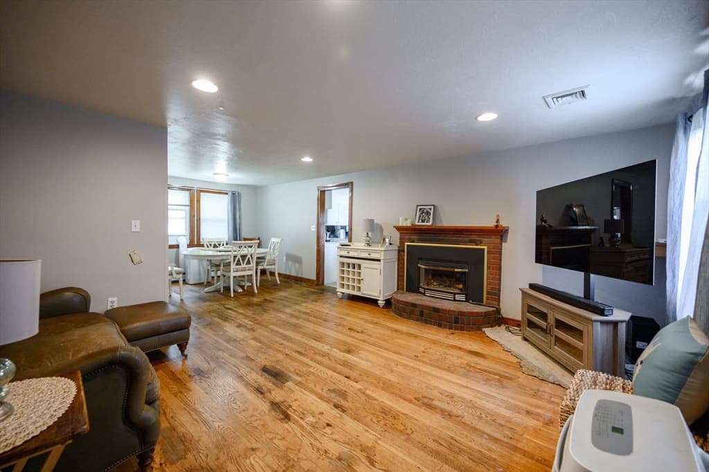1154 Washington St, Hanover MA 02339 photo 15
