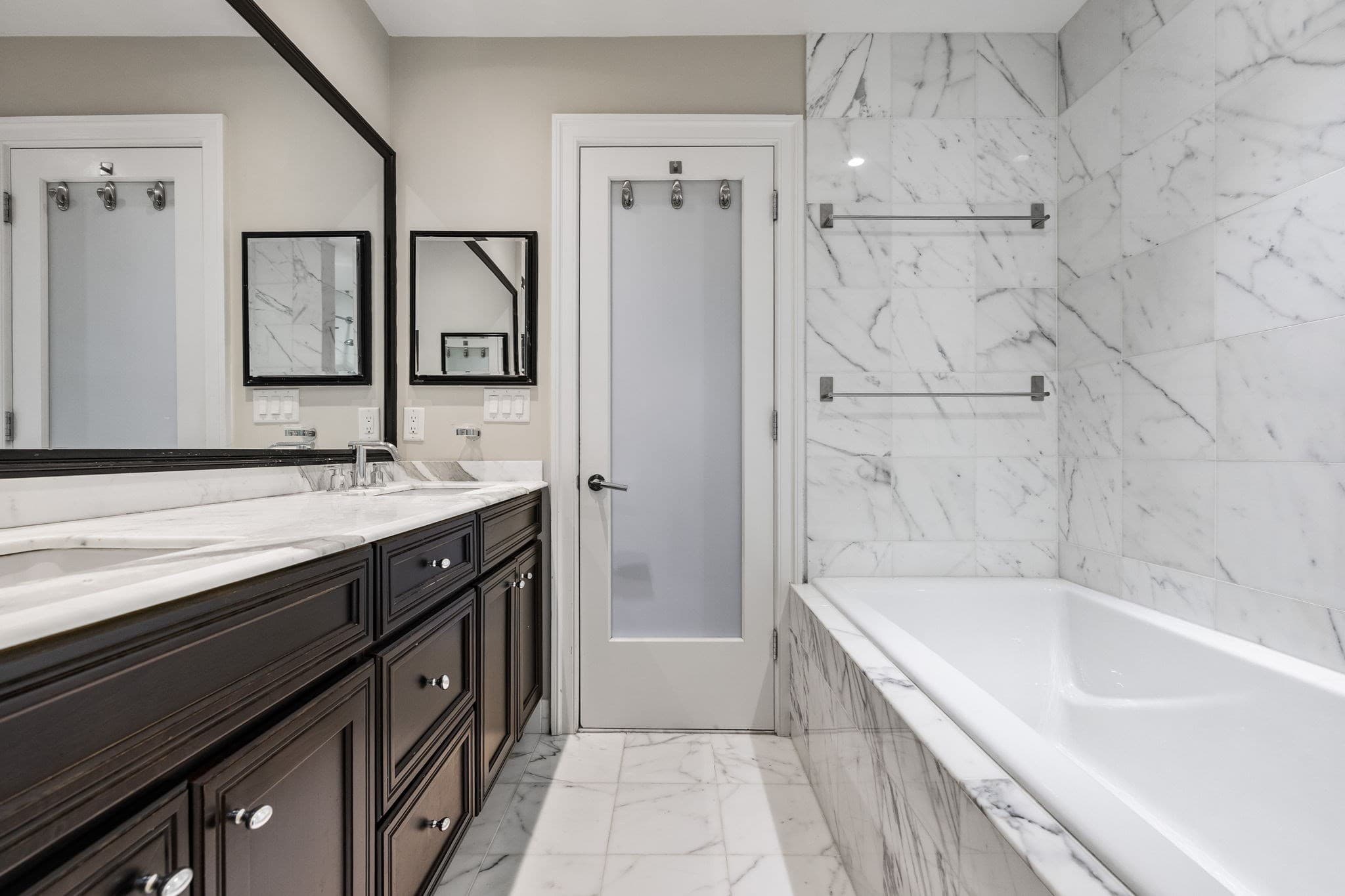 Condominium at 410 Boylston Street # 03, Boston MA 02116, photo 13 of 20