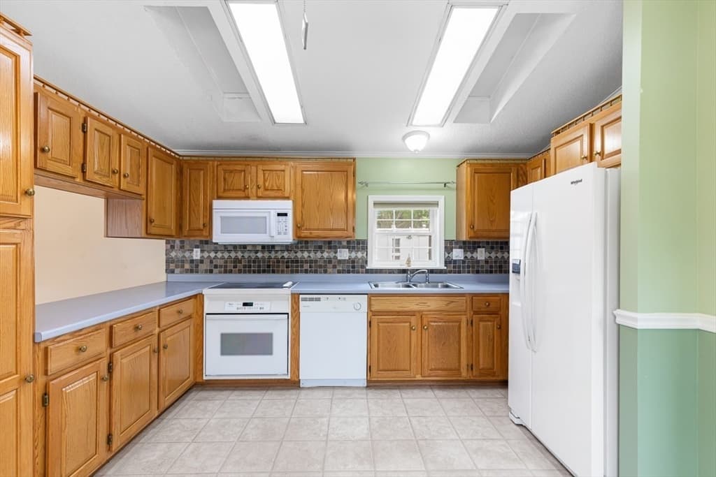 7 Robert Rd, Plainville MA 02762 photo 17