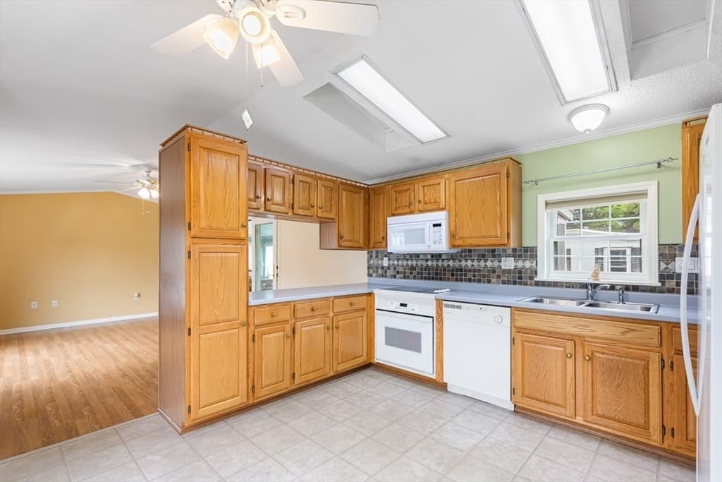 7 Robert Rd, Plainville MA 02762 photo 16