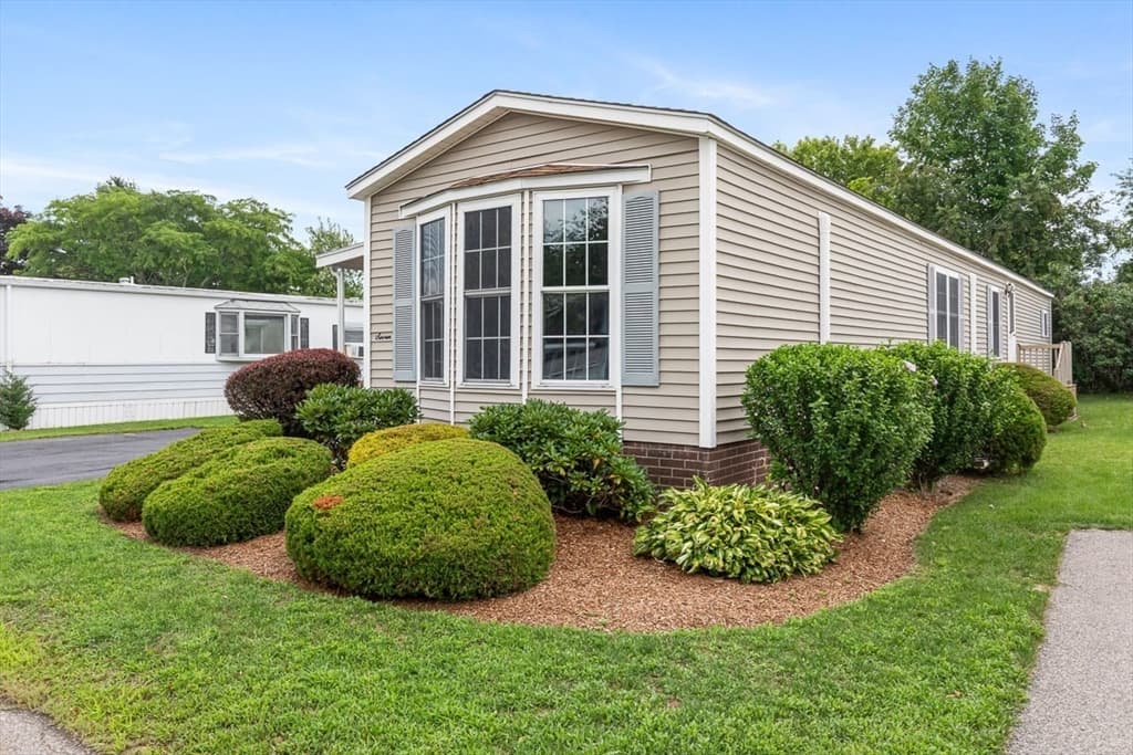 7 Robert Rd, Plainville MA 02762 photo 3