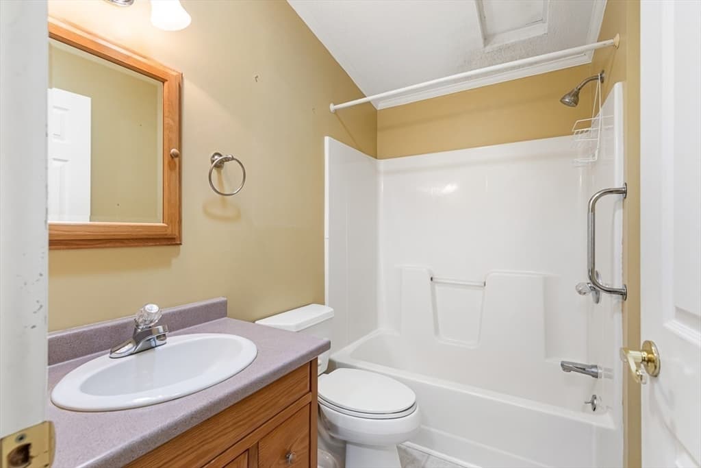 7 Robert Rd, Plainville MA 02762 photo 28