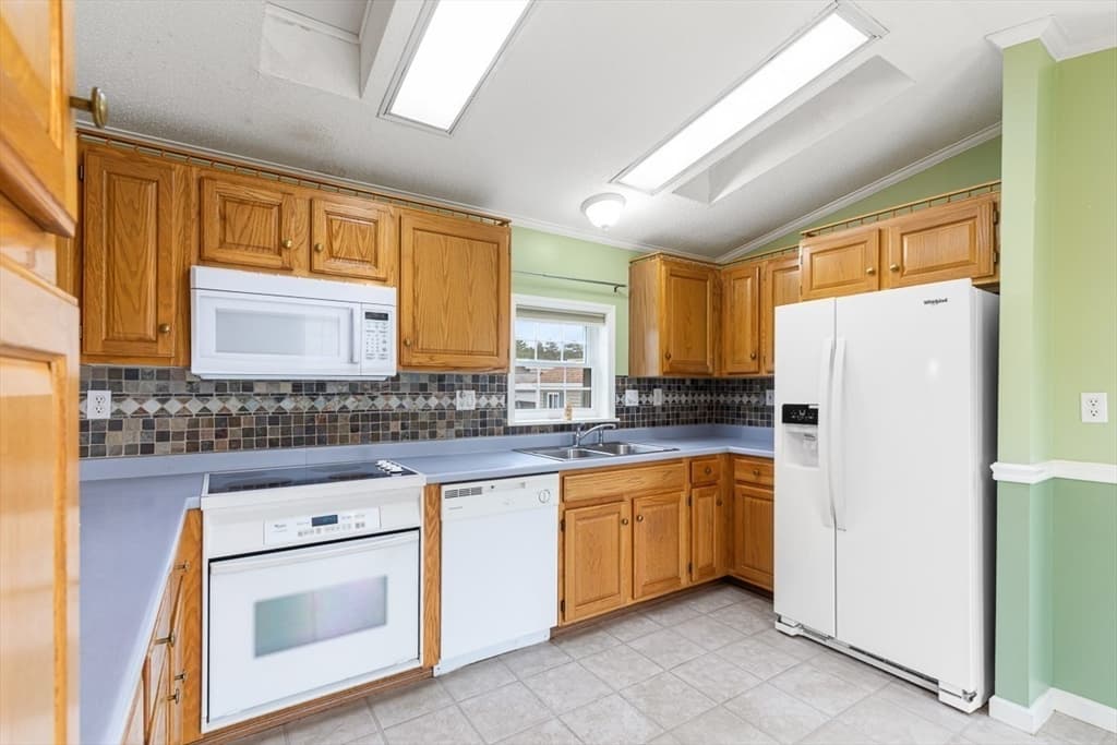 7 Robert Rd, Plainville MA 02762 photo 20