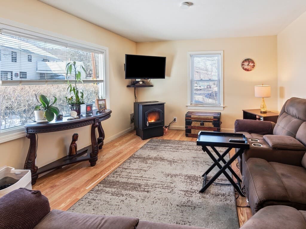 242 Pleasant Street, Leominster MA 01453 photo 18