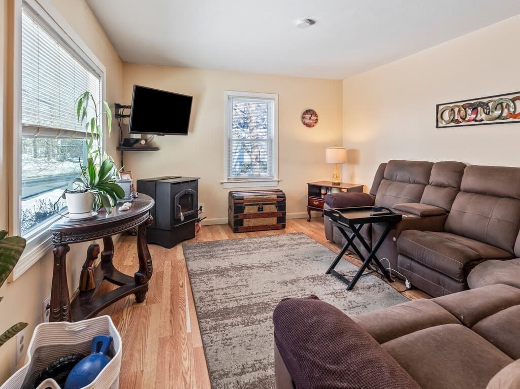242 Pleasant Street, Leominster MA 01453 photo 19