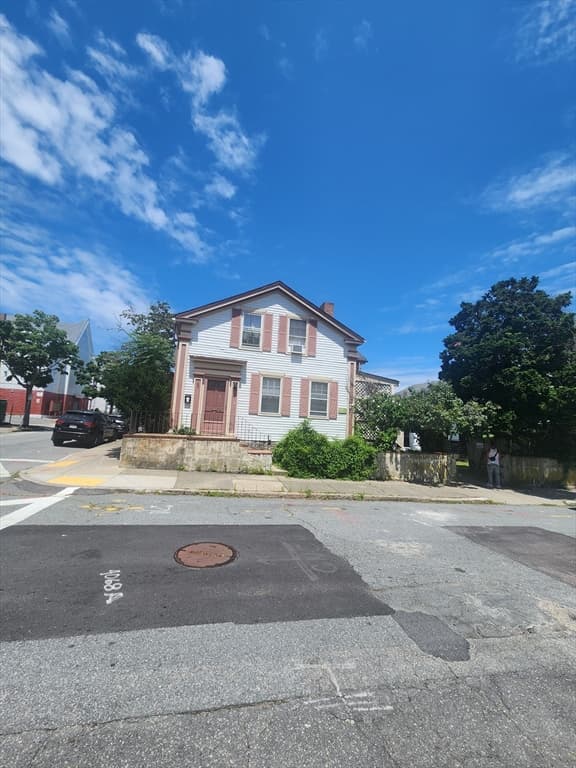 33 Madison St, New Bedford MA 02740