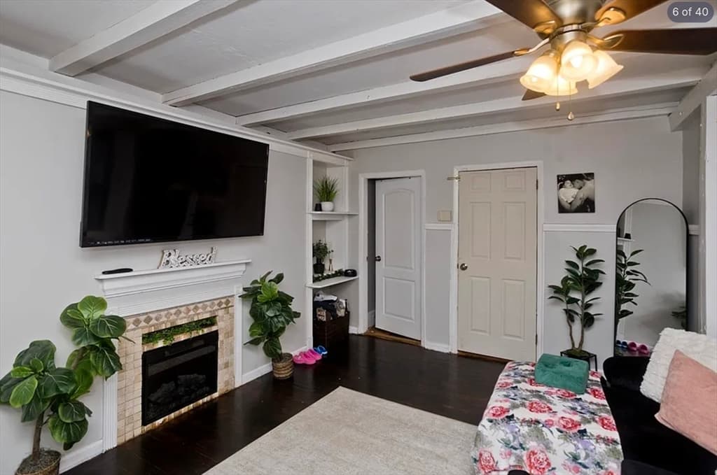 47 Taylor St, Holyoke MA 01040 photo 6