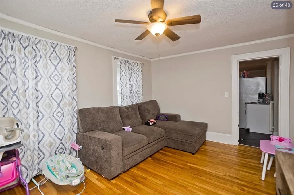 47 Taylor St, Holyoke MA 01040 photo 26