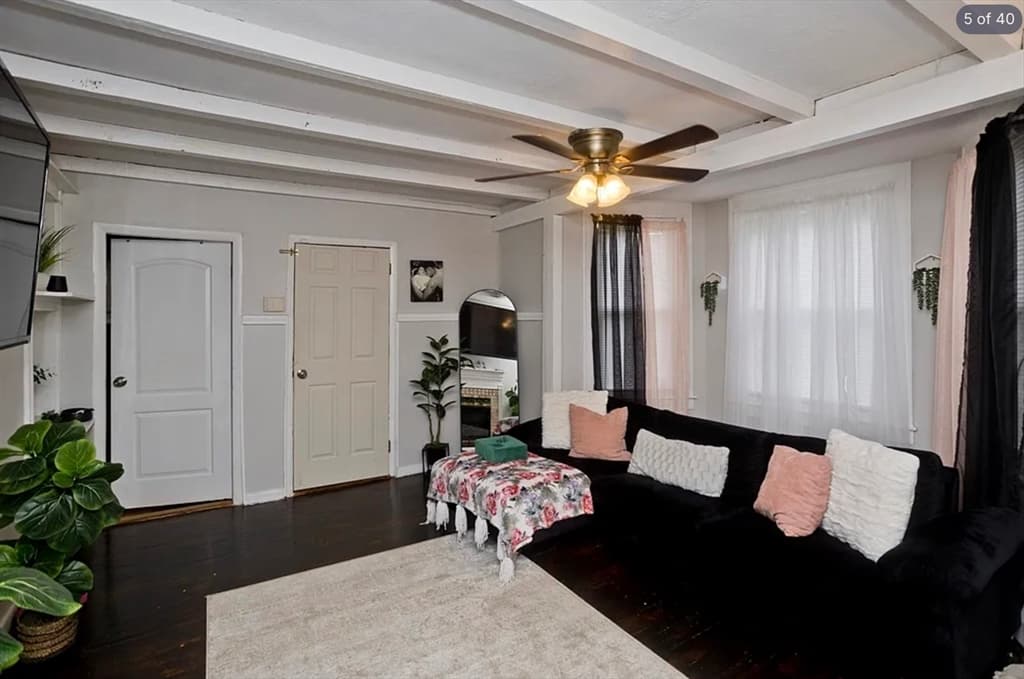 47 Taylor St, Holyoke MA 01040 photo 5