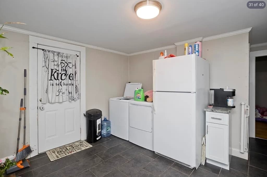 47 Taylor St, Holyoke MA 01040 photo 31