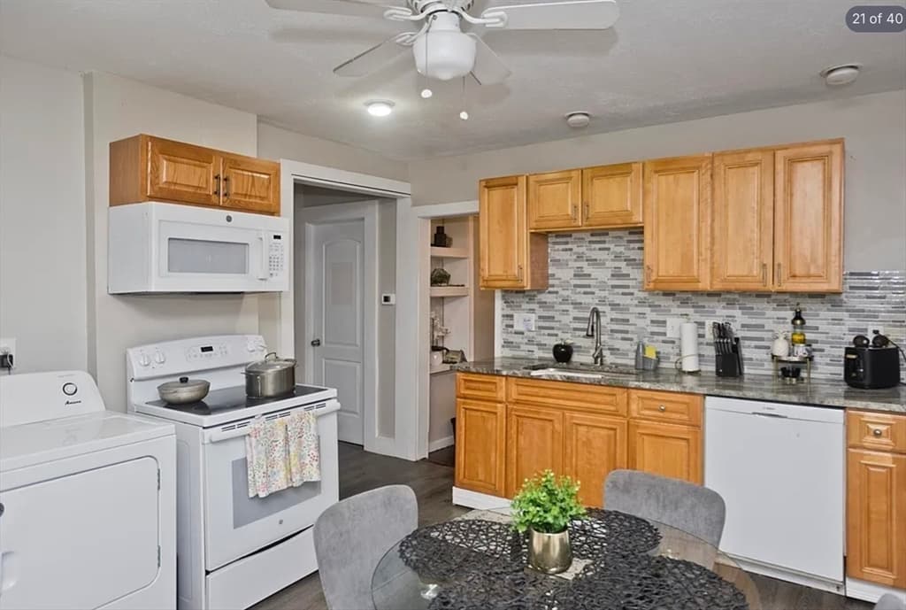47 Taylor St, Holyoke MA 01040 photo 21