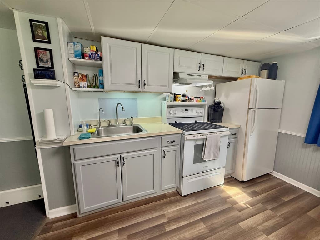 50 Puffin Dr, Chicopee MA 01020 photo 4