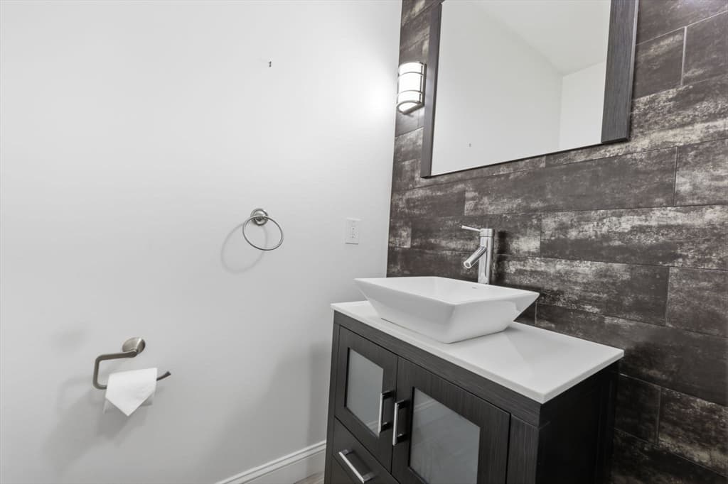 270 Barton Ave, Belchertown MA 01007 photo 16