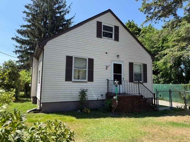 45 Charles Ave, Stoughton MA 02072
