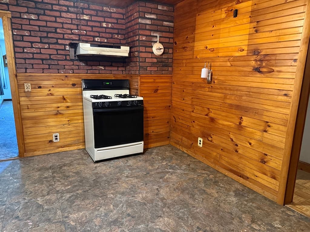 Single Family Residence at 45 Charles Ave, Stoughton MA 02072, photo 11 of 23
