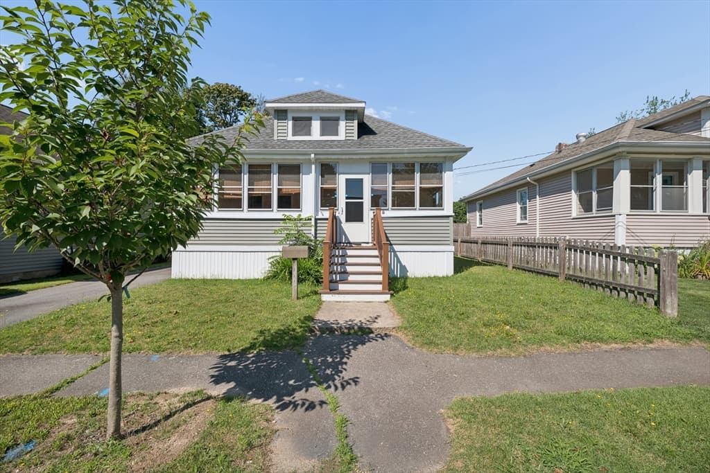 256 Green St, Fairhaven MA 02719 photo 2