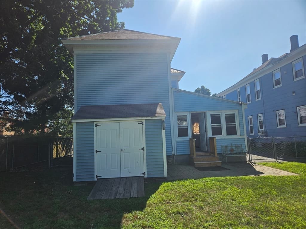 399 Stevens, Lowell MA 01851 photo 2