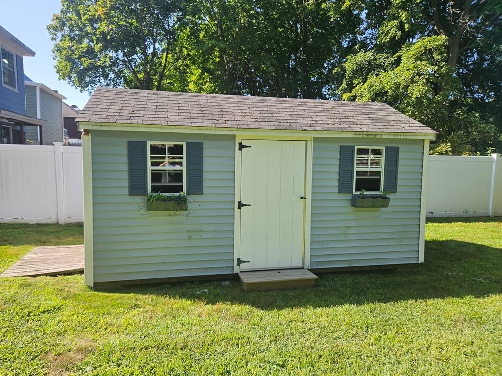 399 Stevens, Lowell MA 01851 photo 4