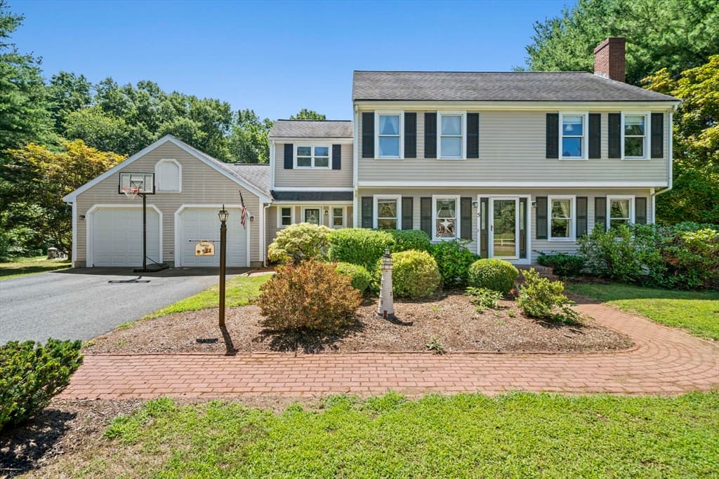 5 Auburndale Hts, Bridgewater MA 02324 photo 3