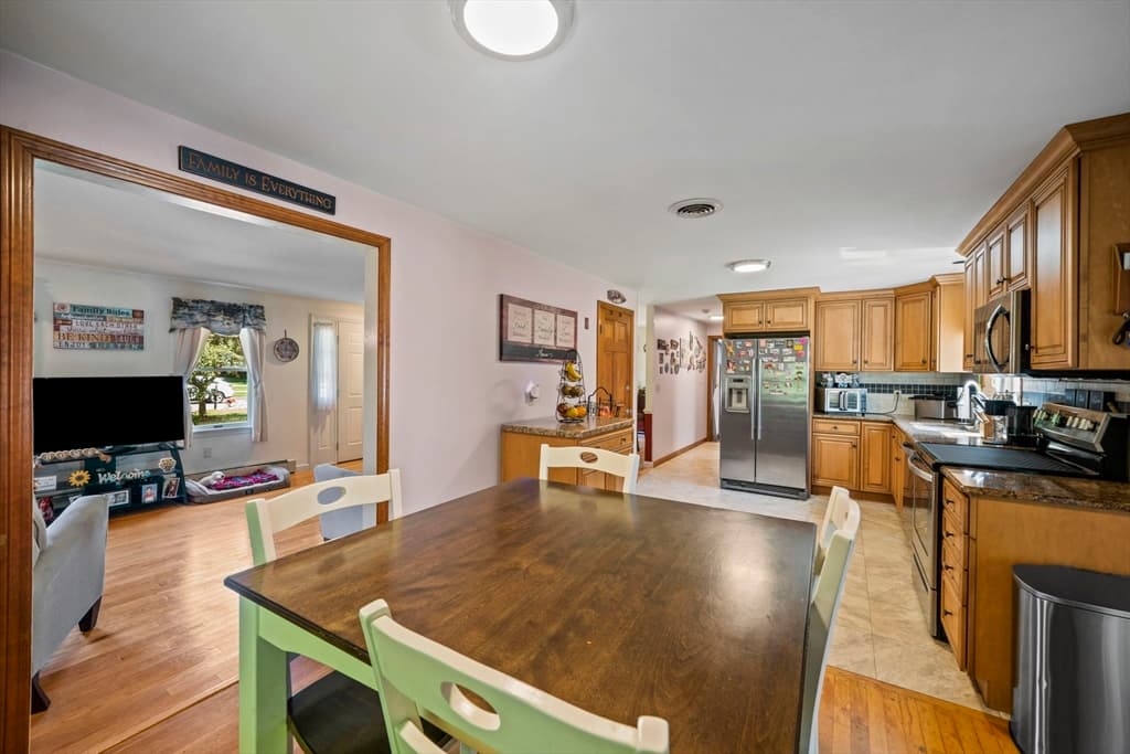 5 Auburndale Hts, Bridgewater MA 02324 photo 8