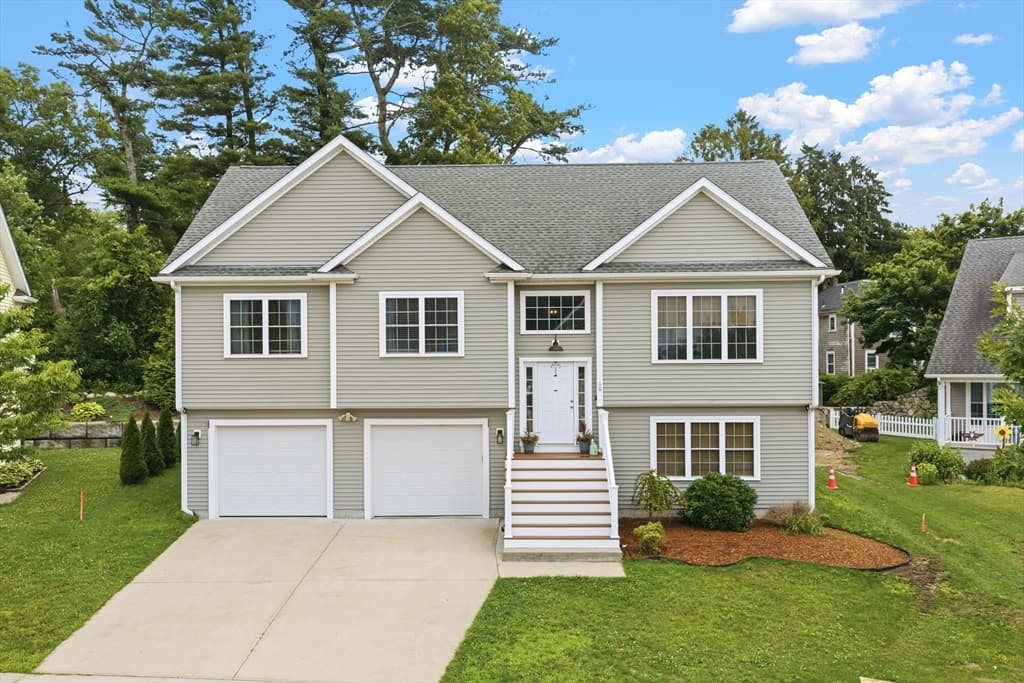10 Carousel Ter, Dartmouth MA 02747