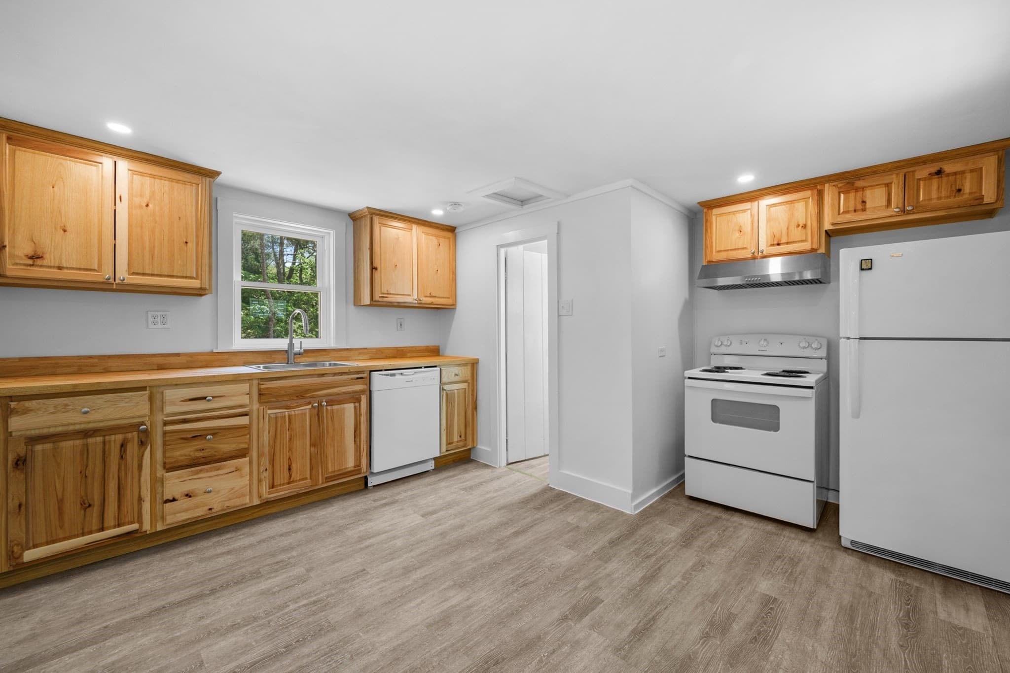 Condominium at 95 Shore Road # 8, Truro MA 02652, photo 3 of 18