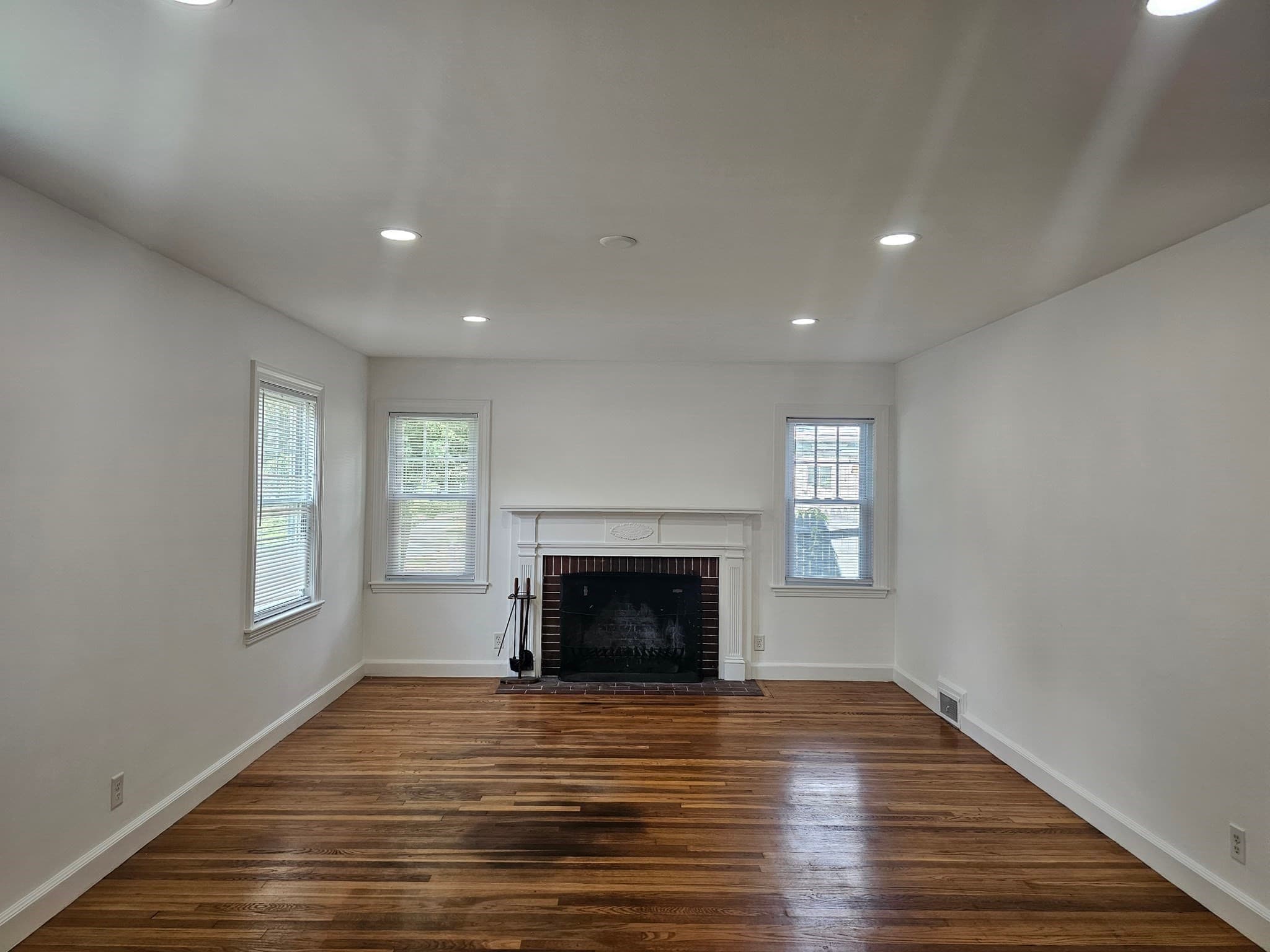Single Family Residence at 85 Lexington Ave, Lowell MA 01854, photo 3 of 33