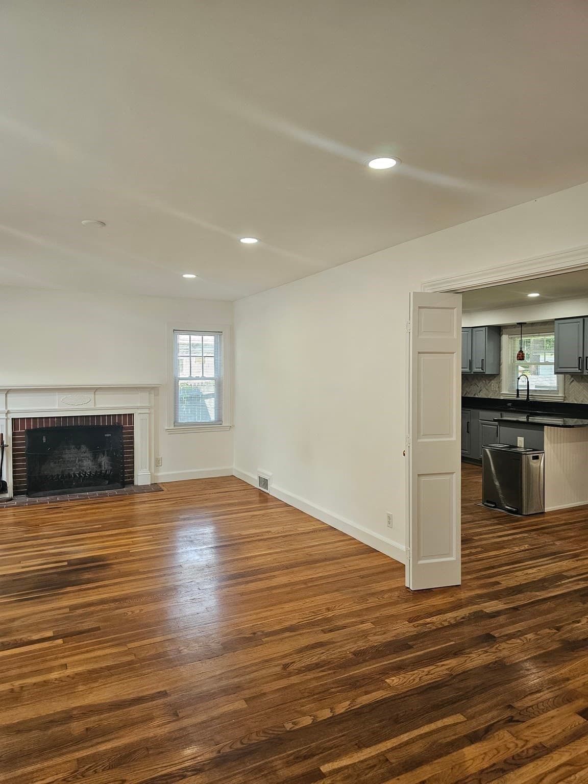 Single Family Residence at 85 Lexington Ave, Lowell MA 01854, photo 4 of 33
