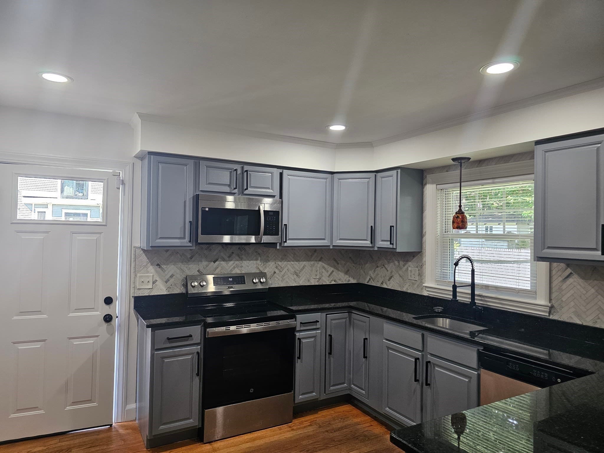 Single Family Residence at 85 Lexington Ave, Lowell MA 01854, photo 8 of 33