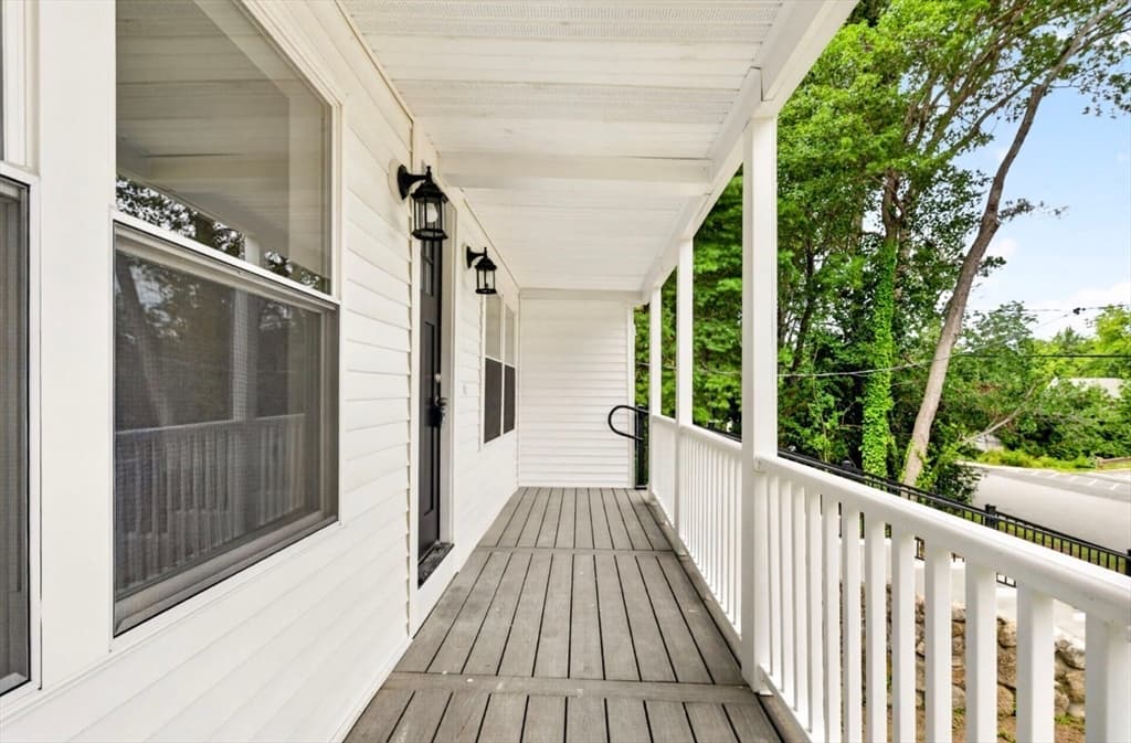 69 Wolcott Ave, Dartmouth MA 02747 photo 3