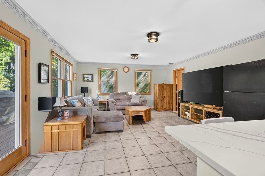 279 Sprague Street, Dedham MA 02026 photo 5