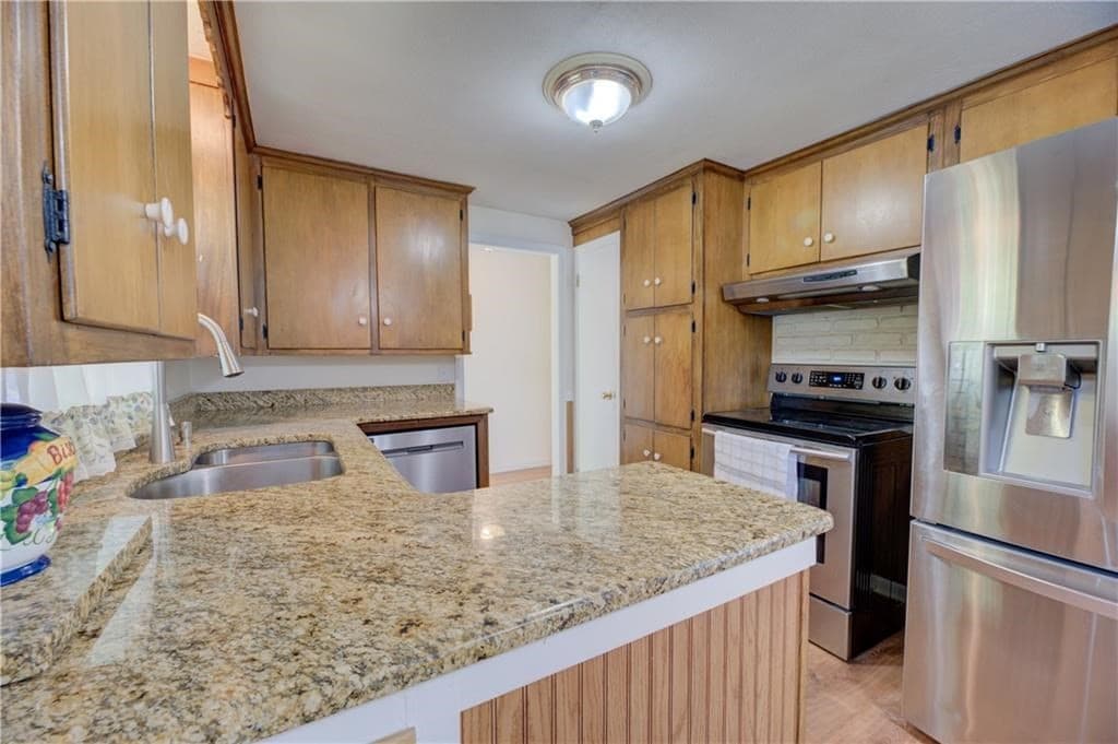 Single Family Residence at 16 Superior St, Warwick RI 02886, Warwick, photo 10 of 35