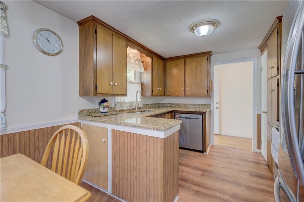Single Family Residence at 16 Superior St, Warwick RI 02886, Warwick, photo 11 of 35