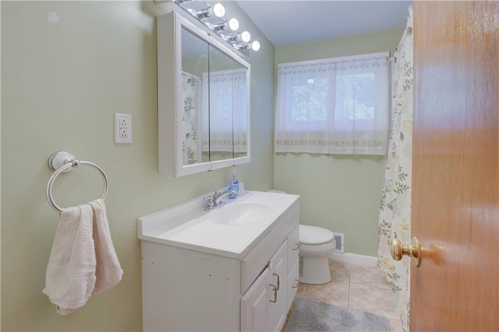 Single Family Residence at 16 Superior St, Warwick RI 02886, Warwick, photo 21 of 35