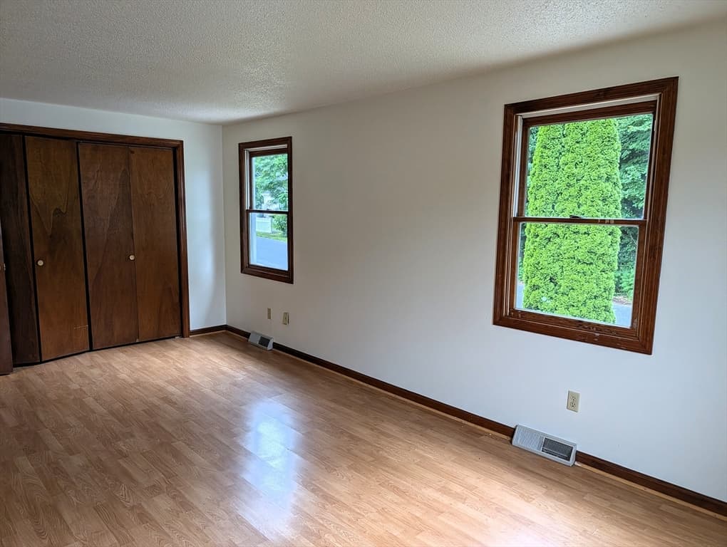 22 Pine Needle Ln, Springfield MA 01118 photo 10