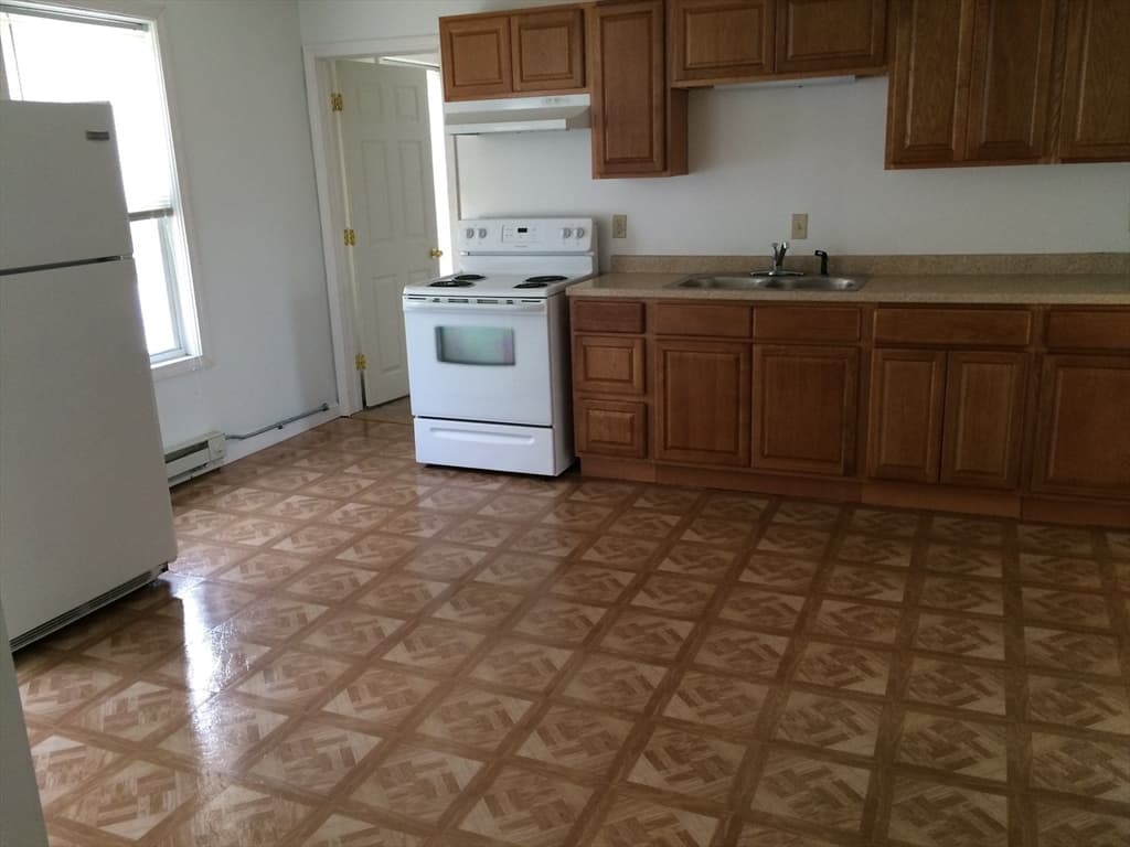 100 Conant St, Gardner MA 01440 photo 3