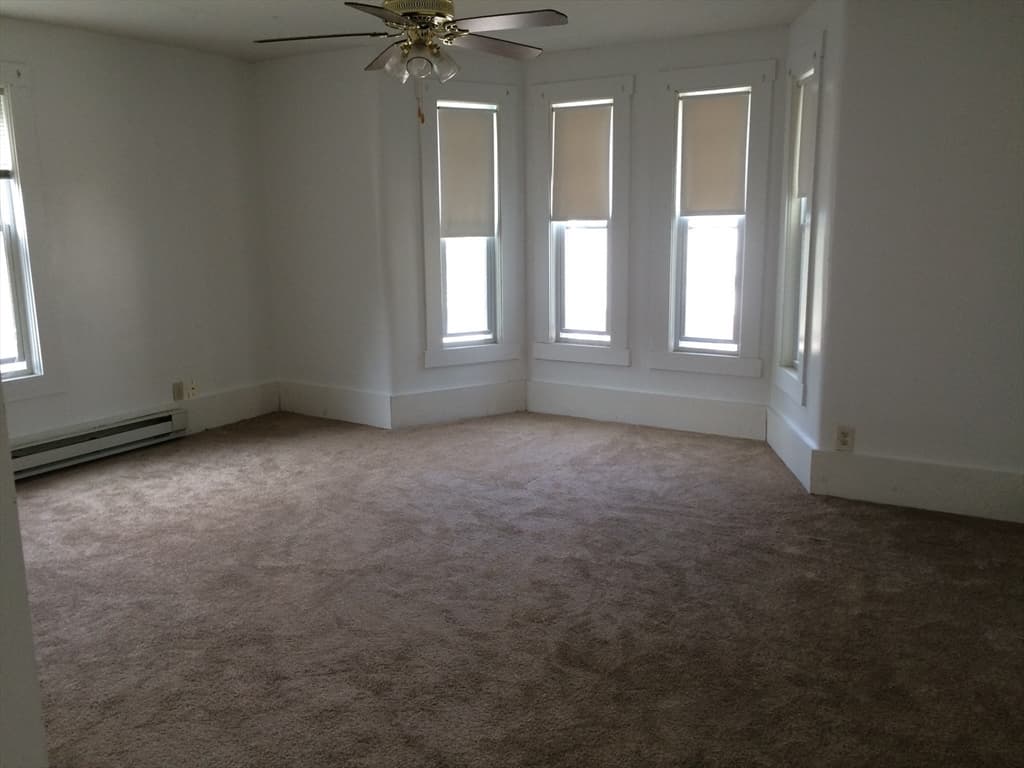 100 Conant St, Gardner MA 01440 photo 4